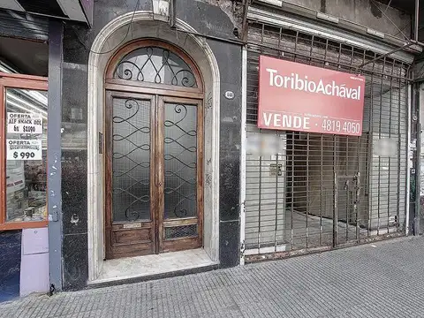 Inmueble comercial desarrollado en planta baja y primer piso en Propiedad Horizontal .