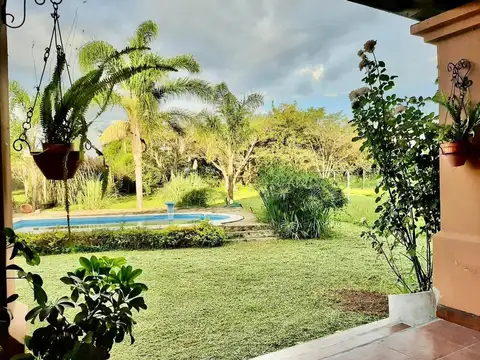 Casa en Venta con 4 cocheras