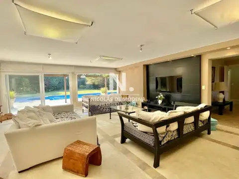 Casa 7 ambientes con 6 baños