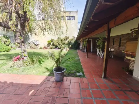 Casa en Venta con 5 cocheras