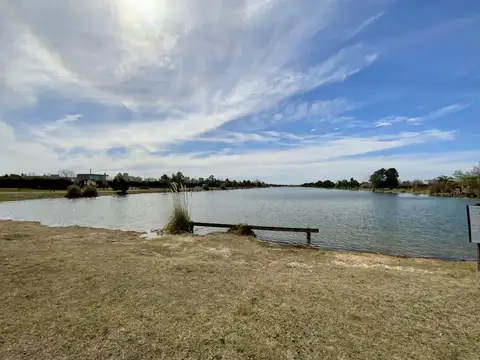 Casa en Alquiler en Roldan, USD 1.800