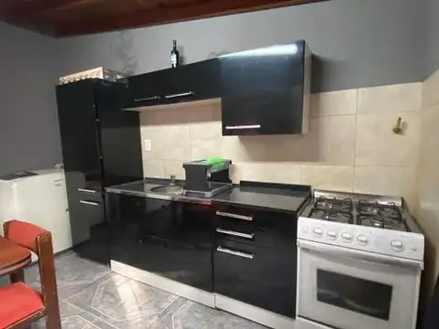 Casa 5 ambientes con 1 baño