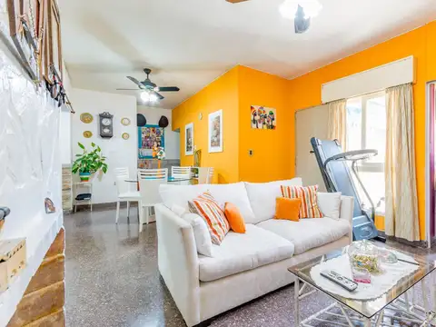 Casa en 2 dormtorios + comodin . Echesortu, Rosario