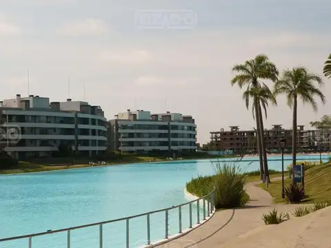 Lagoon Pilar, calle Caamaño 1100