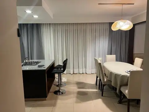 Casa en Alquiler Temporal con 2 cocheras