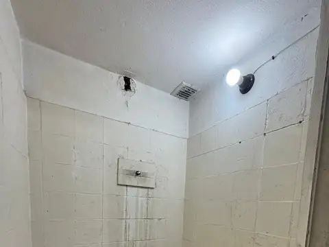 Local en Alquiler Via Púb.