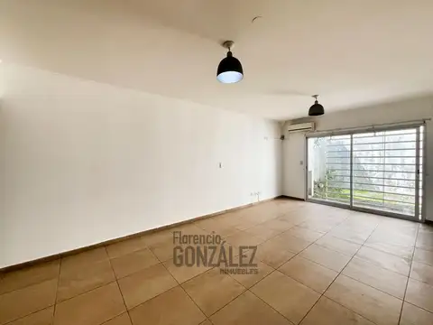 Depto Tipo Casa en Venta en Mataderos, USD 78.000