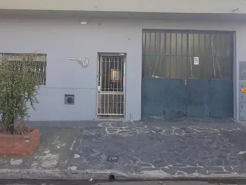 PH FONDO DE 3 AMBIENTES CON PATIO