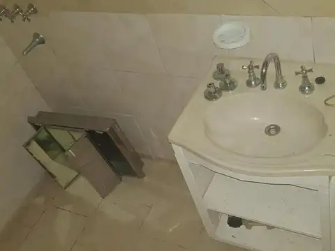 PH FONDO DE 3 AMBIENTES CON PATIO