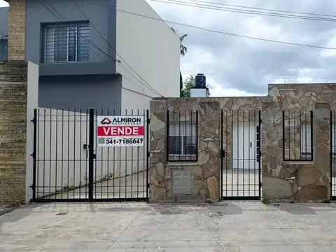 Casa | 2 Dormitorios | Cochera | Capitán Bermúdez | Barrio