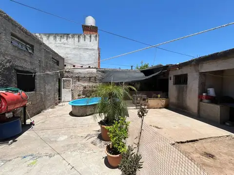 Casa 6 ambientes con 1 baño