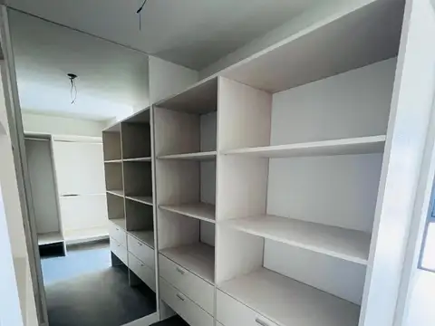 Depto Tipo Casa en Venta con 2 cocheras