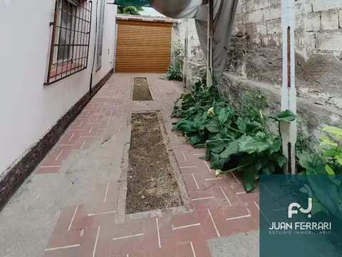 Casa en Venta con 3 cocheras