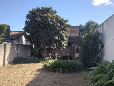 Terreno en Venta en Villa Luzuriaga, USD 165.000