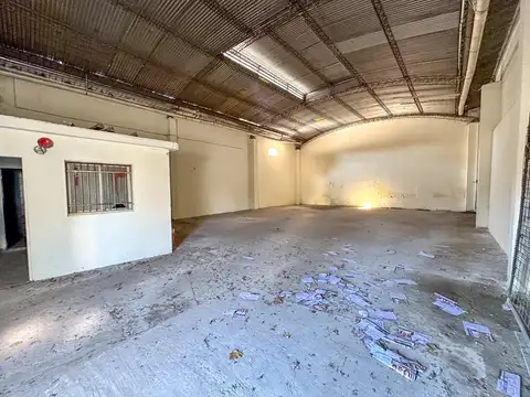 Venta Galpón + Local en Bv. Oroño - Barrio Matheu.
