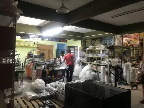 Galpon en Venta en Ituzaingo, USD 350.000