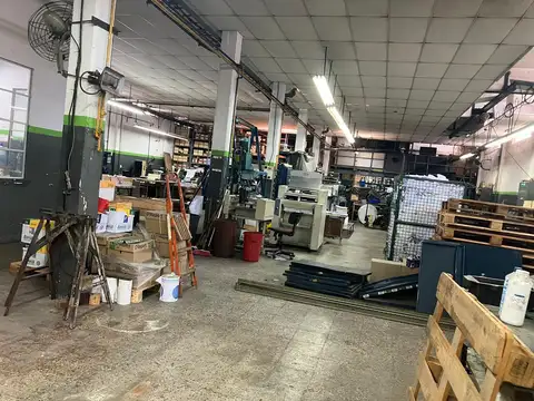 Galpon en Venta 15  mts Frente