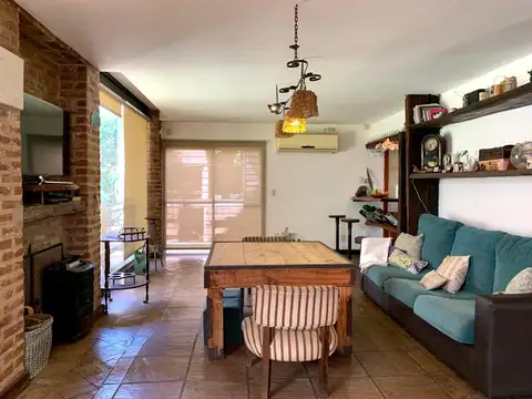 Casa en Venta en Barrio Parque Leloir, USD 215.000