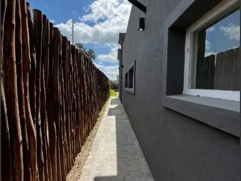 Casa 5 ambientes con 2 baños