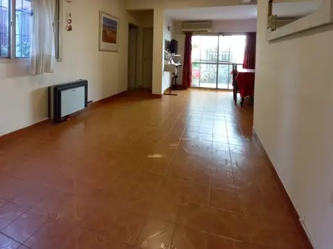 Depto Tipo Casa en Venta en Lanus Oeste, USD 75.000