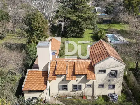 Casa en barrio parque el Trebol