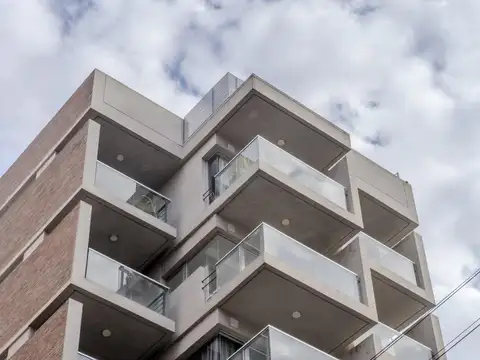 alquiler departamento 1 dormitorio a estrenar 9 de julio 357 cuarto piso contrafrente con balcon