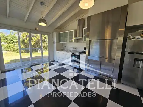 Casa 3 ambientes con 2 baños