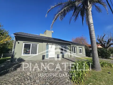 Casa en Venta con 2 cocheras