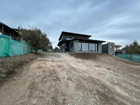 Casa en Venta en Solares Del Este, USD 390.000