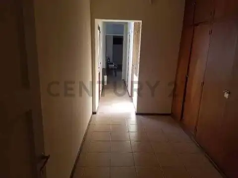 Casa 4 dormitorios, 4 baños, cochera en godoy cruz