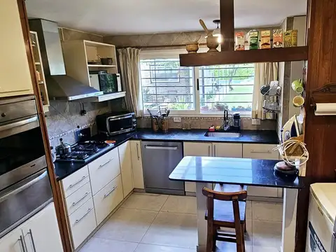 Casa en Alquiler Temporal con 2 cocheras