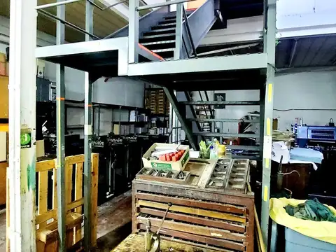 Galpon en Venta 8  mts Frente