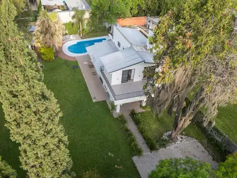 EN VENTA - CASA DE 3 DORMITORIOS CON 1.088m2 DE TERRENO - FUNES