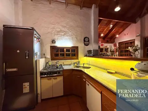 Casa en Venta con 2 cocheras