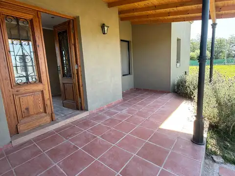 Casa en Venta en Mercedes, USD 240.000
