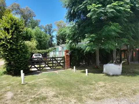 Casa 7 ambientes con 2 baños