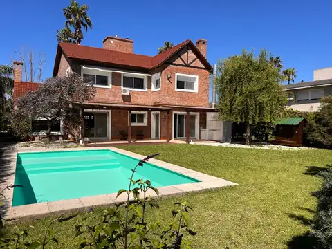 Casa en alquiler PERMANENTE 3 dormitorios con pileta en Funes - San Marino Funes Hills