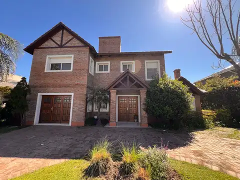 Barrio San Marino Fuerza Aerea 3000, Funes Hills.