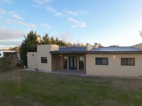 Casa 4 ambientes con 1 baño