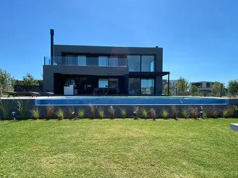 Casa en Venta en El Canton, USD 750.000