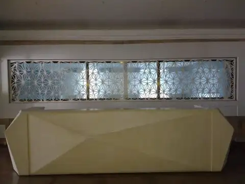 Oficina 19 ambientes con 3 baños