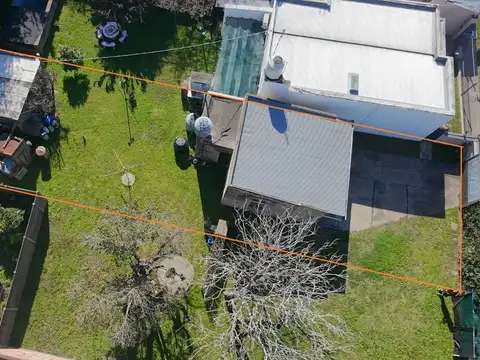 Lote 300 metros  venta  Burzaco con construcción