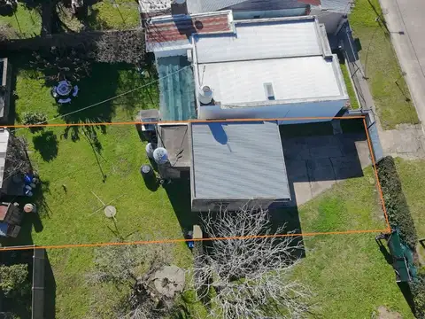 Lote 300 metros  venta  Burzaco con construcción