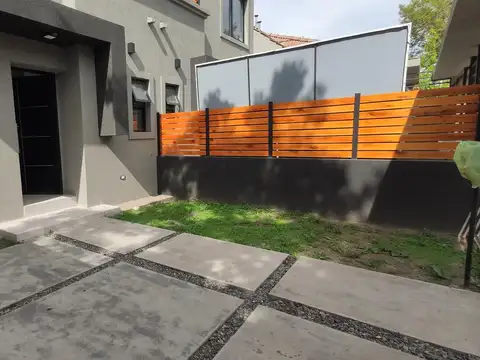 Depto Tipo Casa en Venta con 1 cocheras