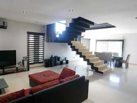 CASA 5 AMBIENTES EN VENTA EN SAN ELISEO GOLF