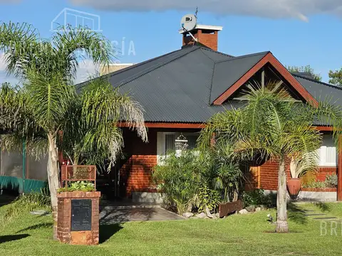 Casa En Venta En Barrio Cerrado