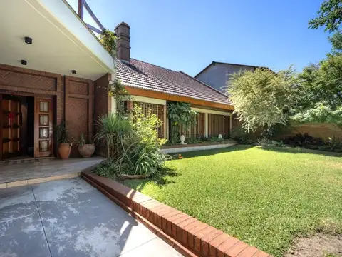 Casa de categoría venta en Aldo Bonzi APTA CREDITO ACEPTA FINANCIACIÓN