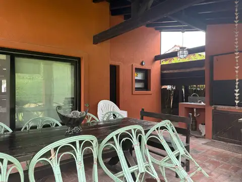 Casa en Alquiler en Country La Lonja, USD 1.900