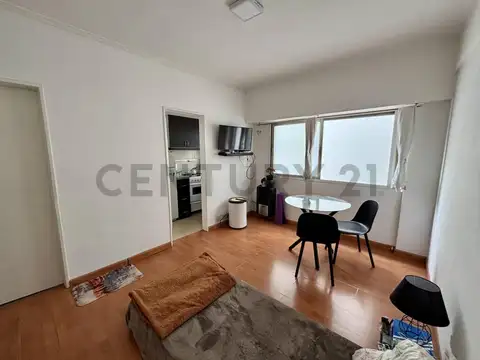 Santiago del Estero 2100, Piso 3