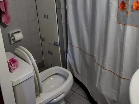 Casa en Venta en Isidro Casanova, USD 170.000